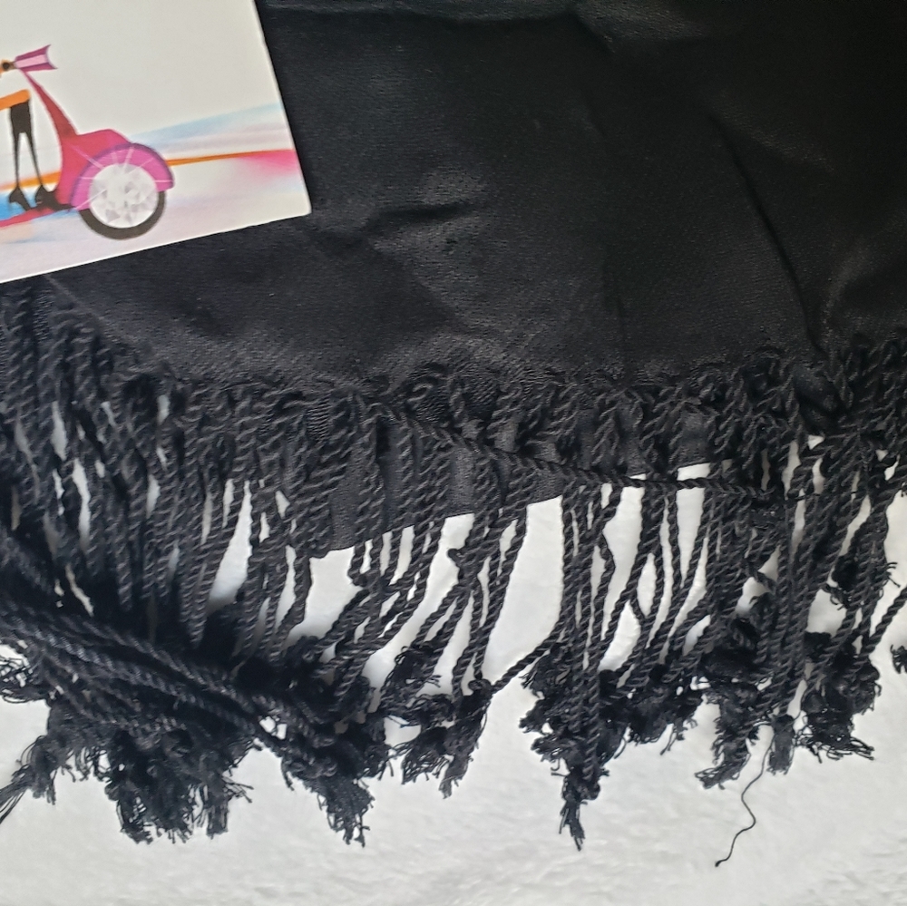 BLACK SCARF‎ WITH FRINGE - Picture 4 of 6